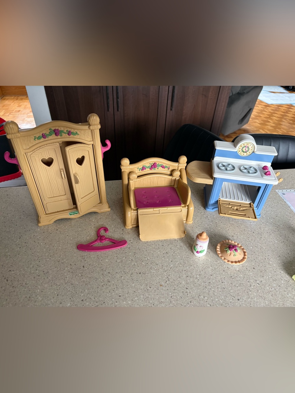 Fisher Price Briarberry Bear 1998 Bedroom Armoire, stove & Foldout Sofa Bed